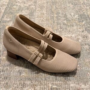 VIVAIA Almond Square-Toe Mary Jane Heels ♻️✨ (US 8.5)